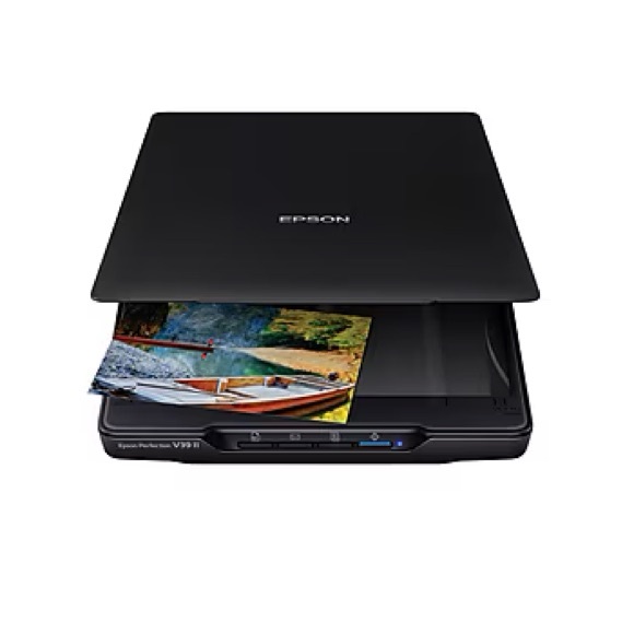 Epson Scanner Perfection V39 II Flatbed Portable Photo Scanner, Black - Picture 4 of 5